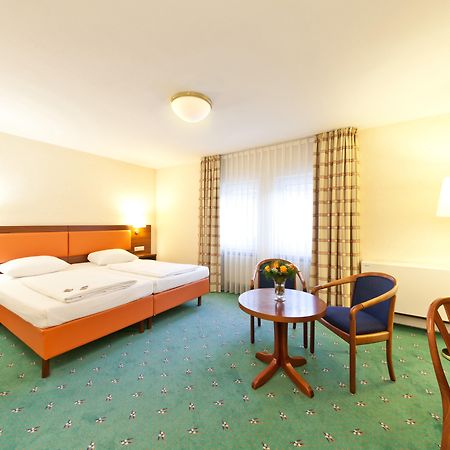 โนวุม โฮเต็ล บูลาวาร์ด สตุทการ์ท ซิตี้ Hotel สตุตการ์ต ภายนอก รูปภาพ