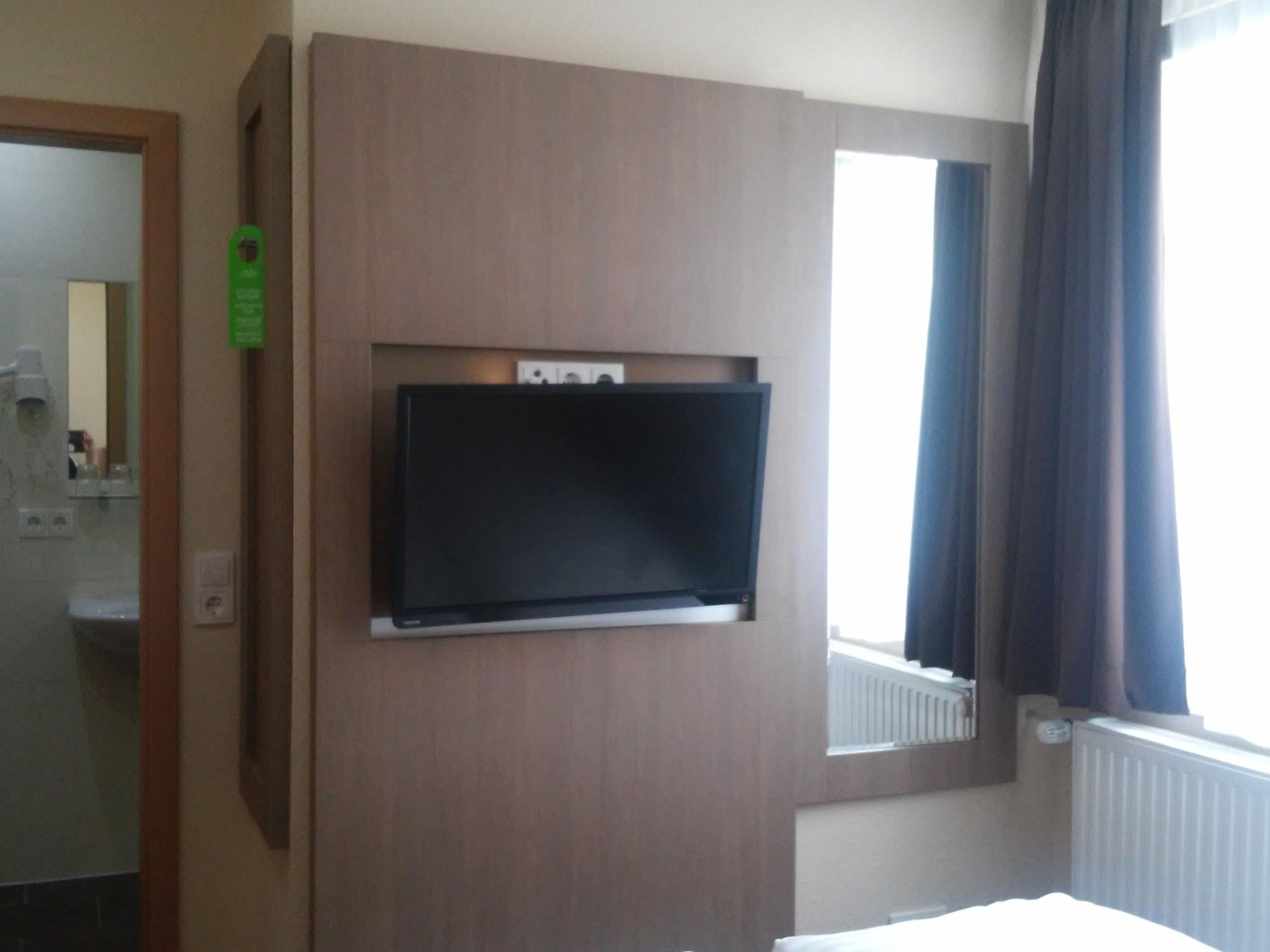 โนวุม โฮเต็ล บูลาวาร์ด สตุทการ์ท ซิตี้ Hotel สตุตการ์ต ภายนอก รูปภาพ
