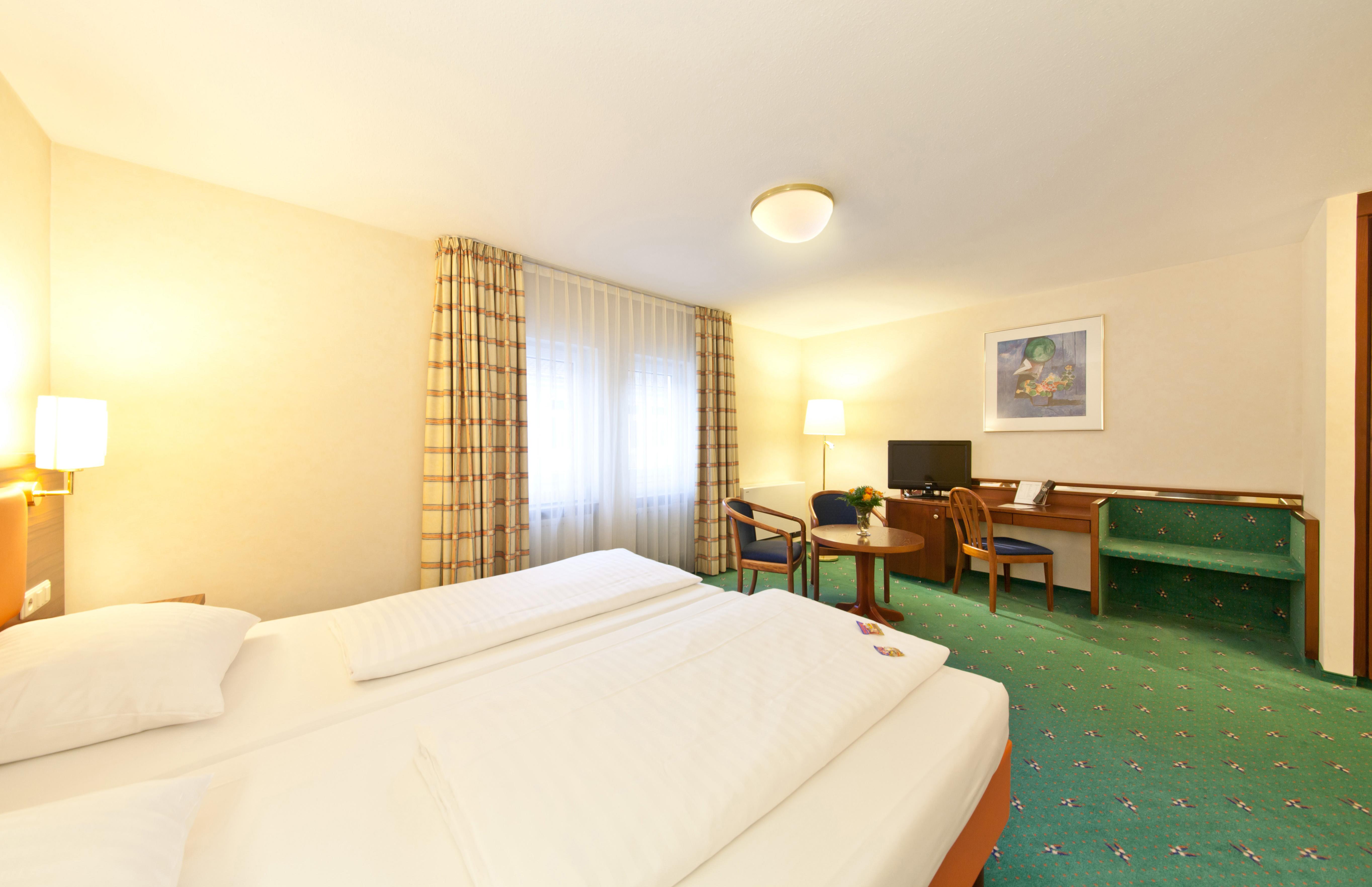 โนวุม โฮเต็ล บูลาวาร์ด สตุทการ์ท ซิตี้ Hotel สตุตการ์ต ภายนอก รูปภาพ