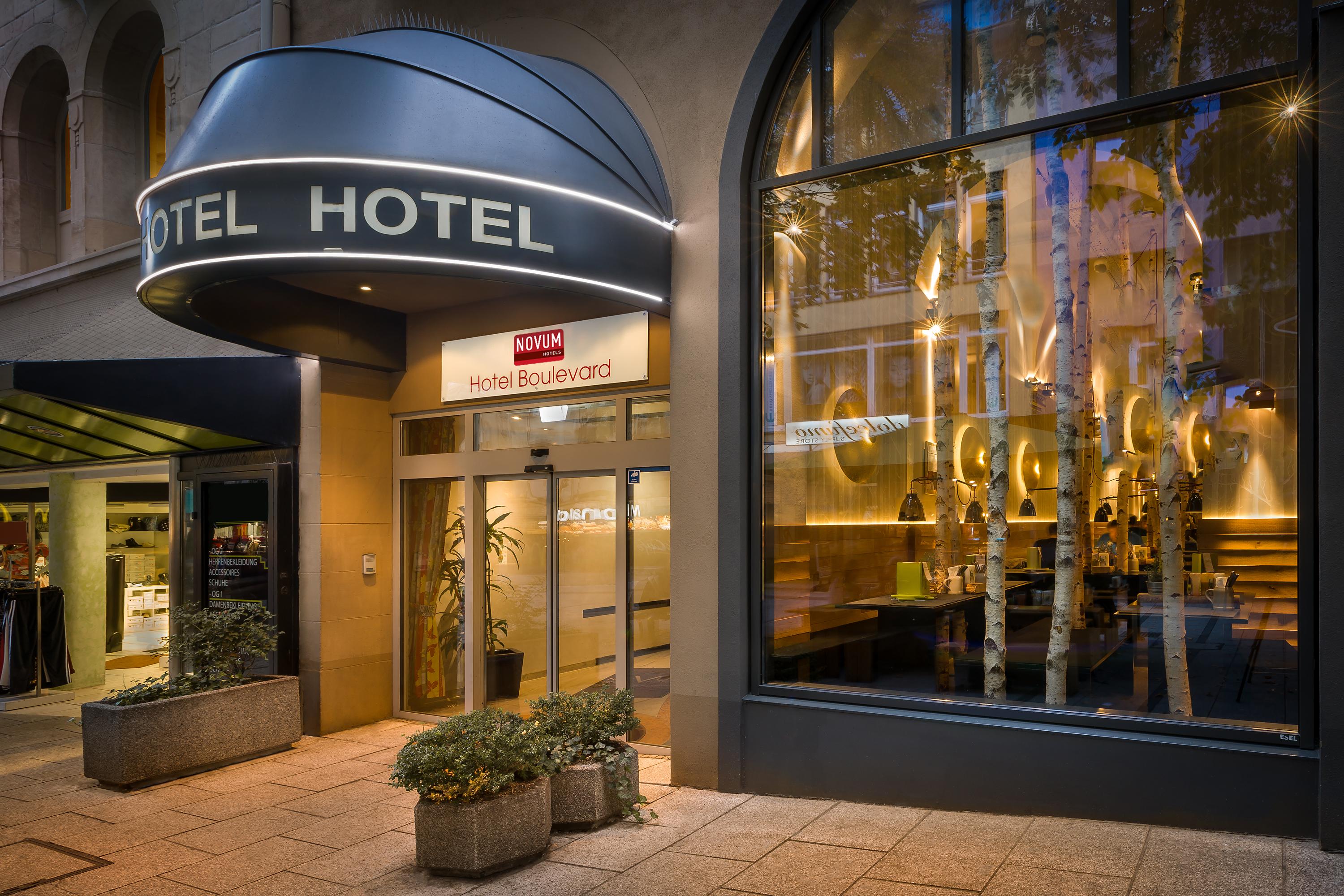 โนวุม โฮเต็ล บูลาวาร์ด สตุทการ์ท ซิตี้ Hotel สตุตการ์ต ภายนอก รูปภาพ