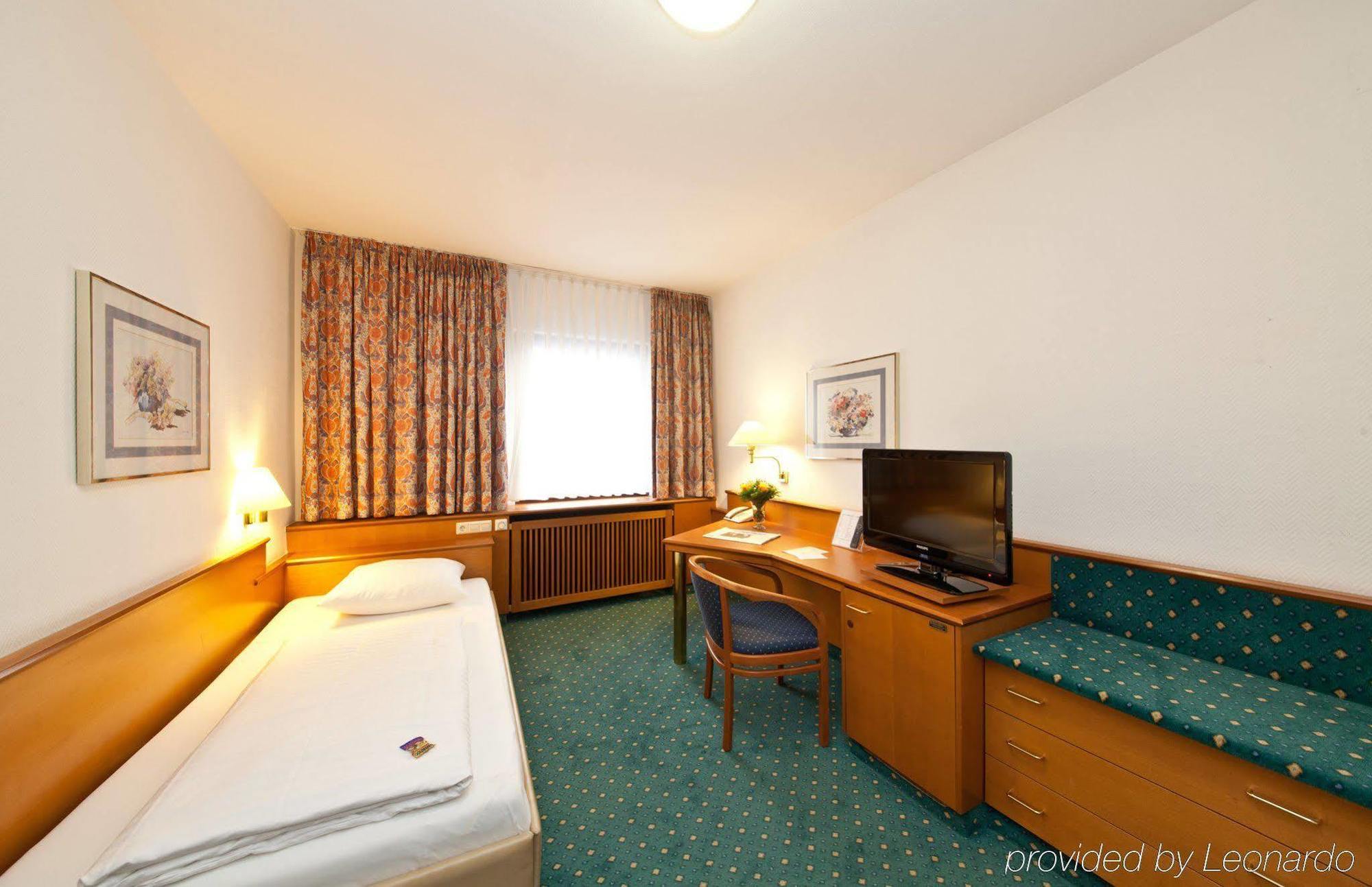 โนวุม โฮเต็ล บูลาวาร์ด สตุทการ์ท ซิตี้ Hotel สตุตการ์ต ภายนอก รูปภาพ